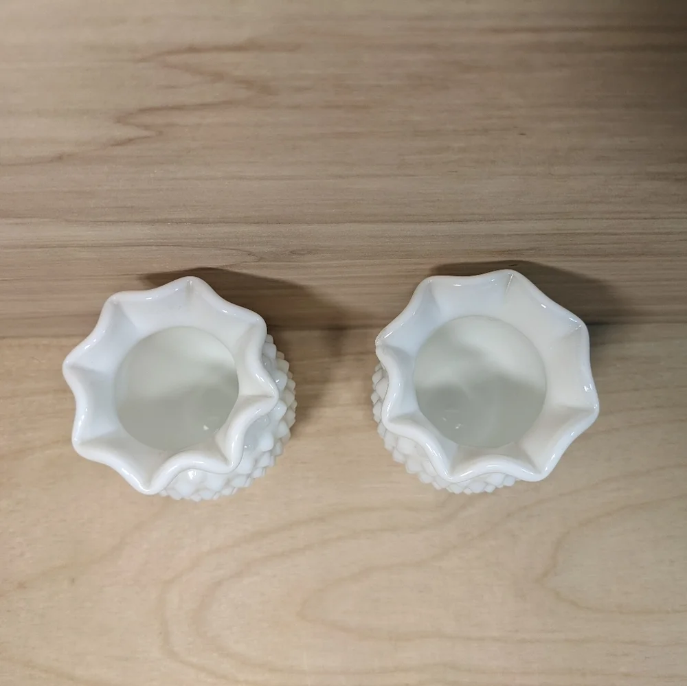 2 *flawed Vintage Fenton Hobnail Milk Glass 3 1/2" Mini Bud Vases - Picture 4 of 9